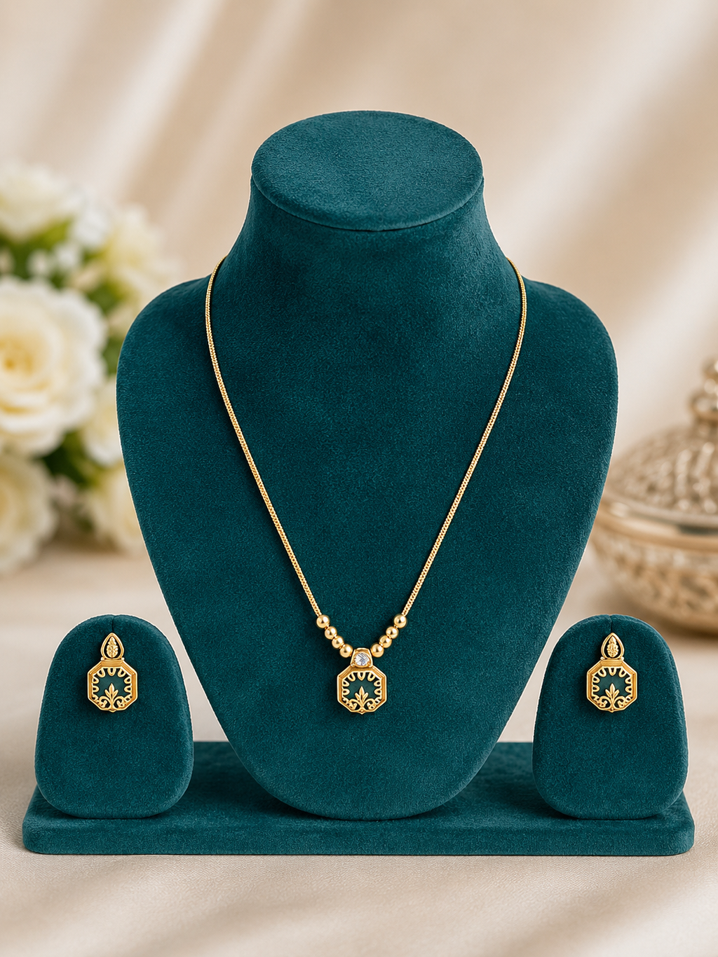 Golden Grace Pendant NecklaceSet
