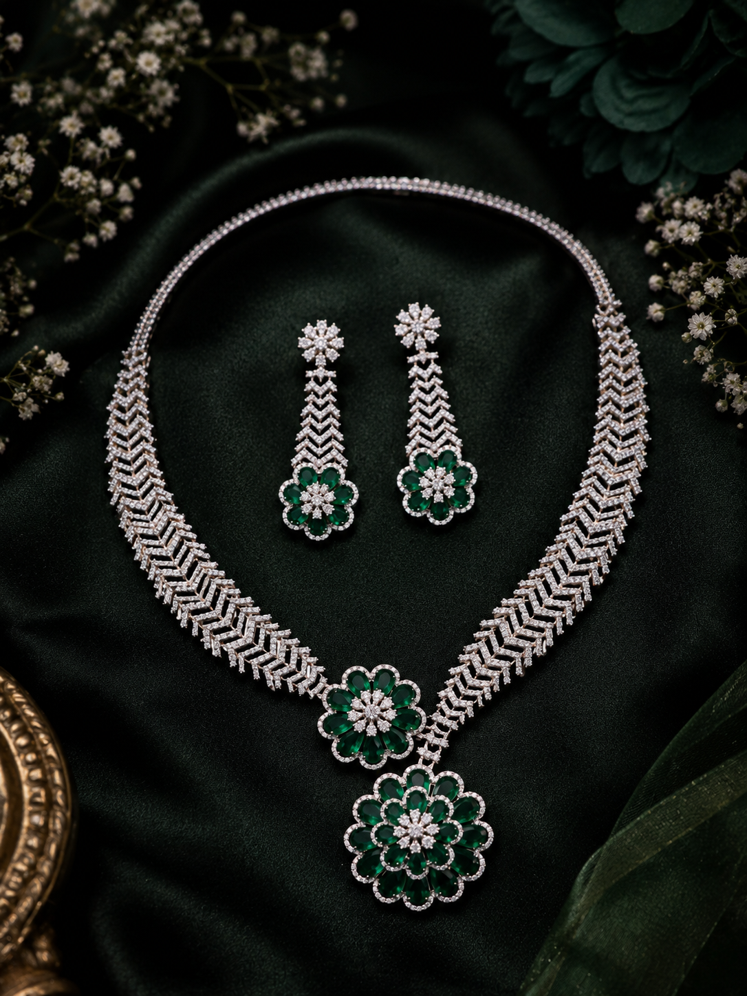 Green Emerald Bloom Diamond Necklace Set