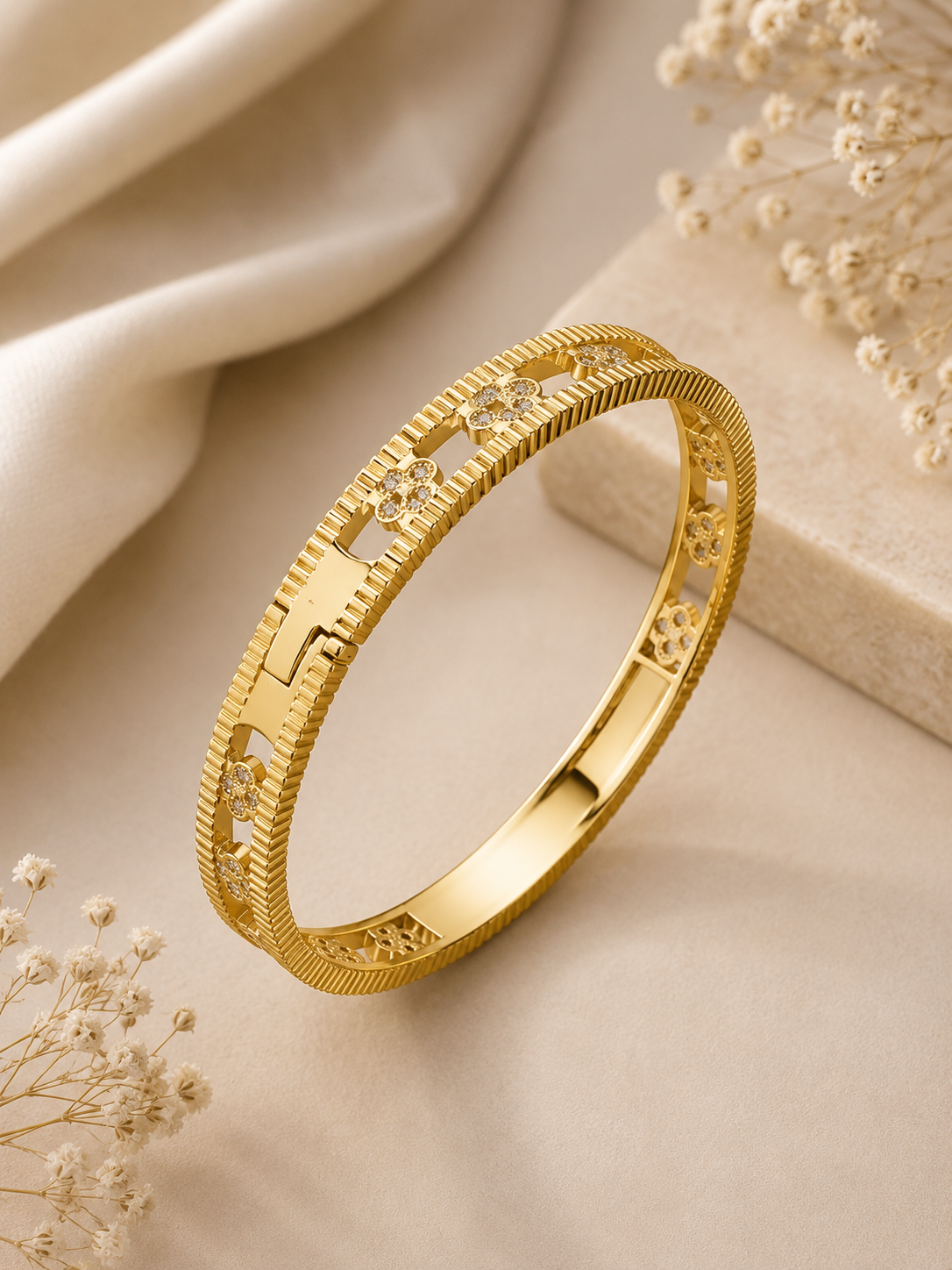 Royal Filigree Luxe Gold Bangle