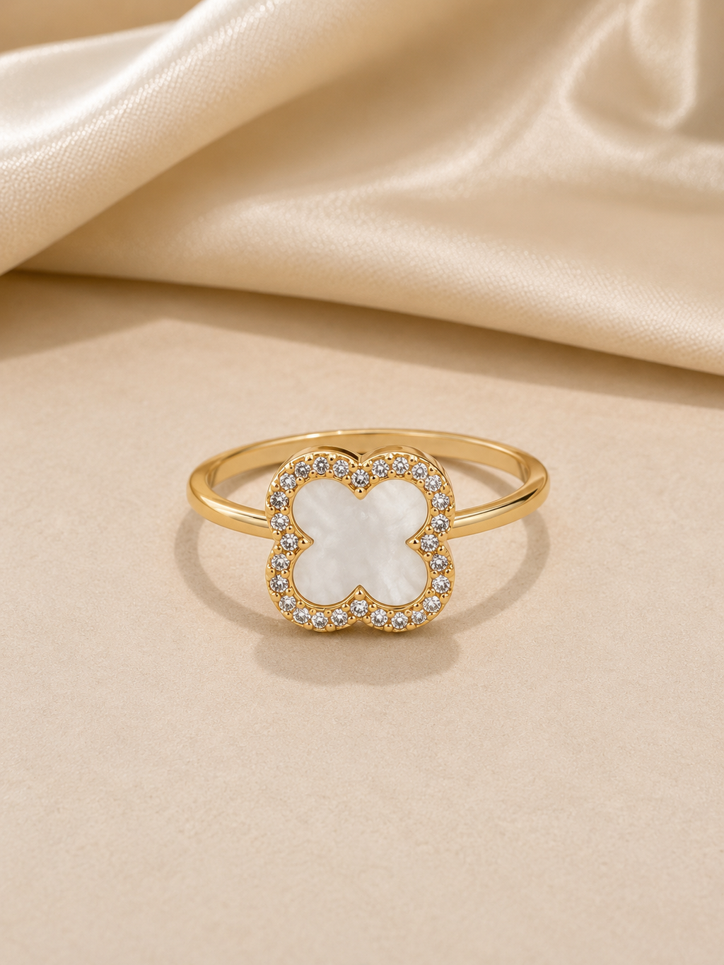 Luna Clover Mother of Pearl Ring