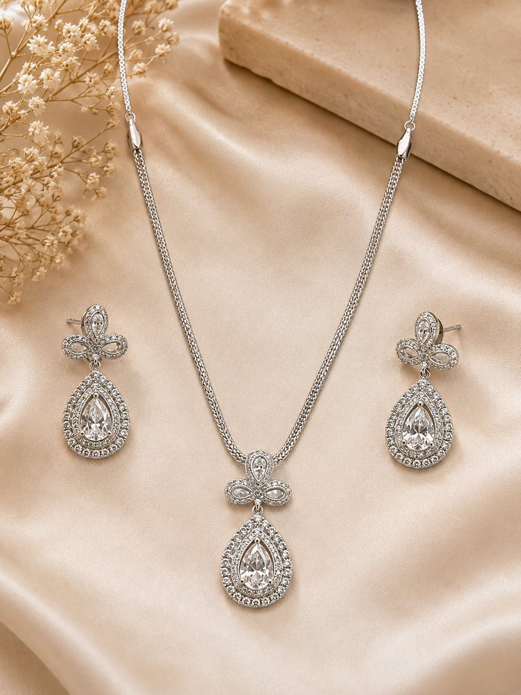 Elegant Teardrop Bloom Necklace Set