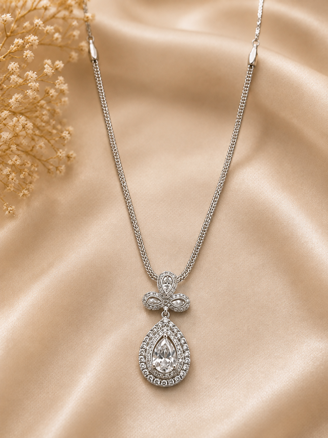 Elegant Teardrop Bloom Necklace Set