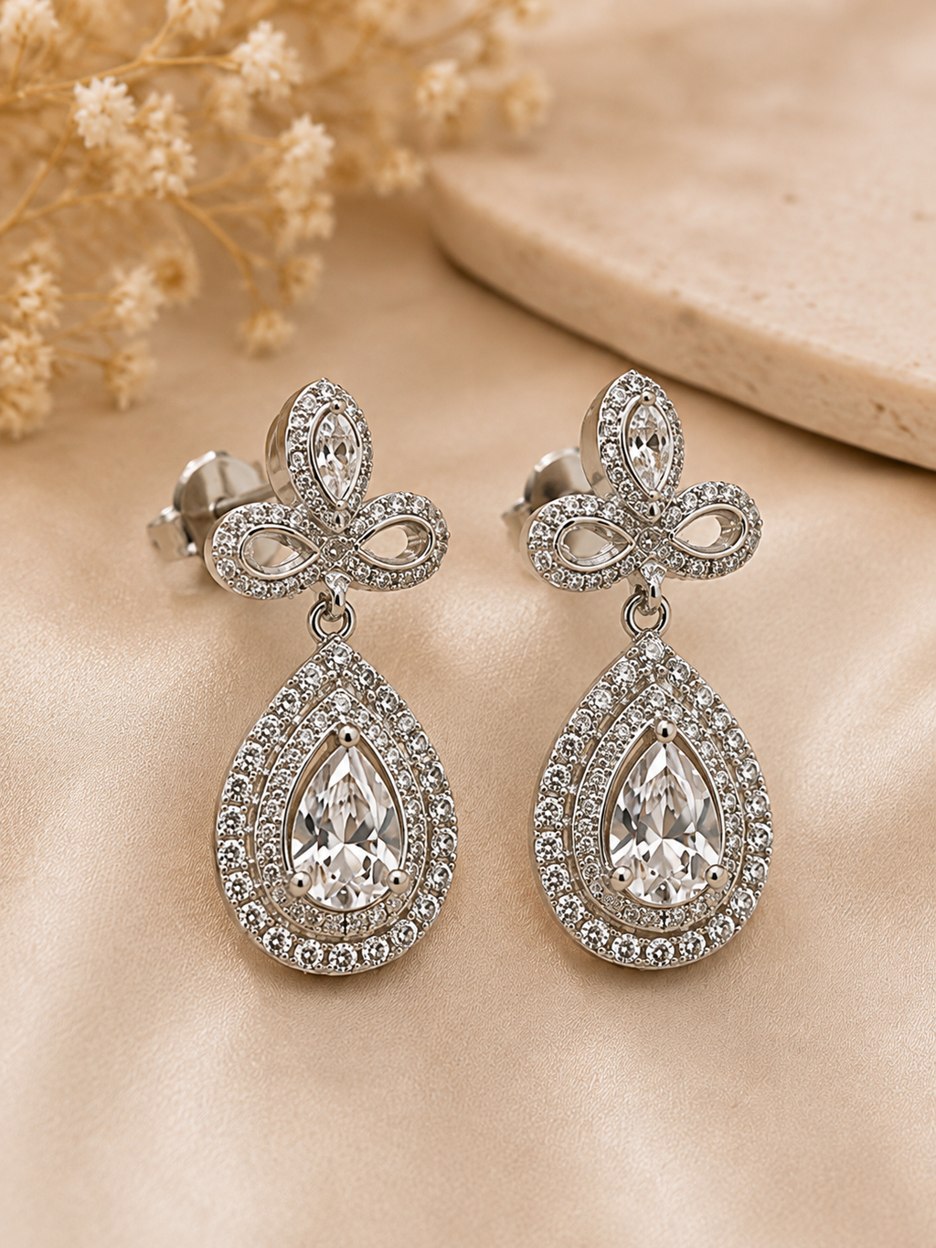 Elegant Teardrop Bloom Necklace Set