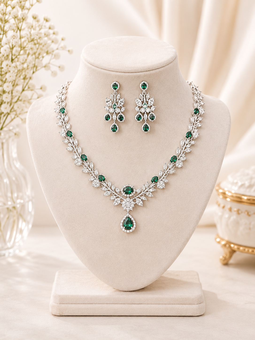 Emerald Bloom Diamond Necklace Set