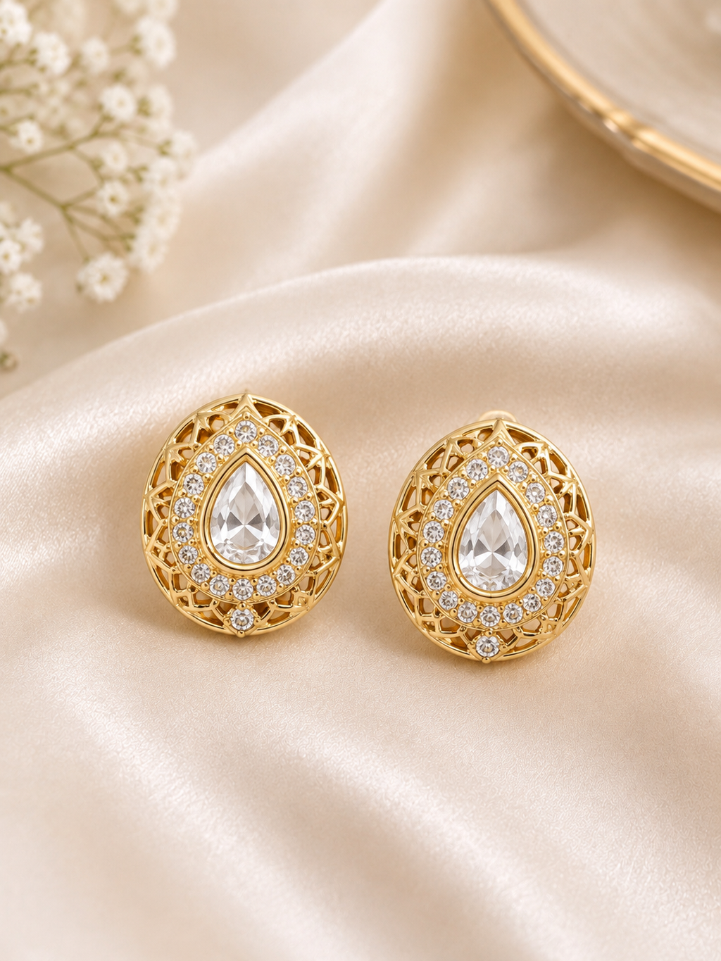 Regal Teardrop Royale Necklace Set