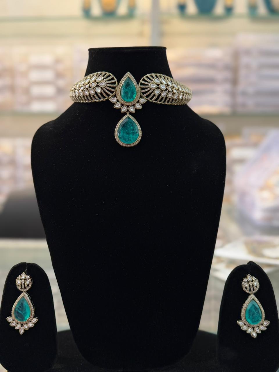 Emerald Royale Kundan Choker Set