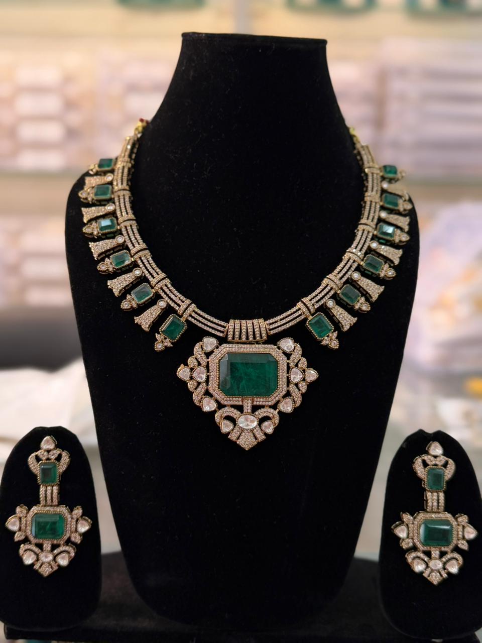 Luxury Emerald Green Statement Necklace Set with Earrings