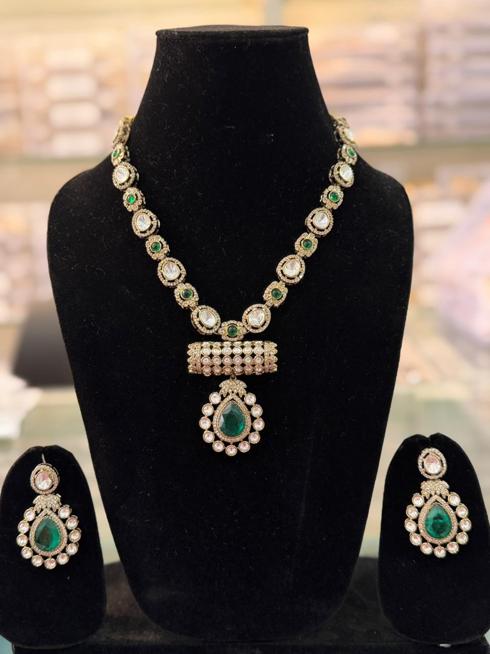 Emerald Royale Kundan Necklace Set