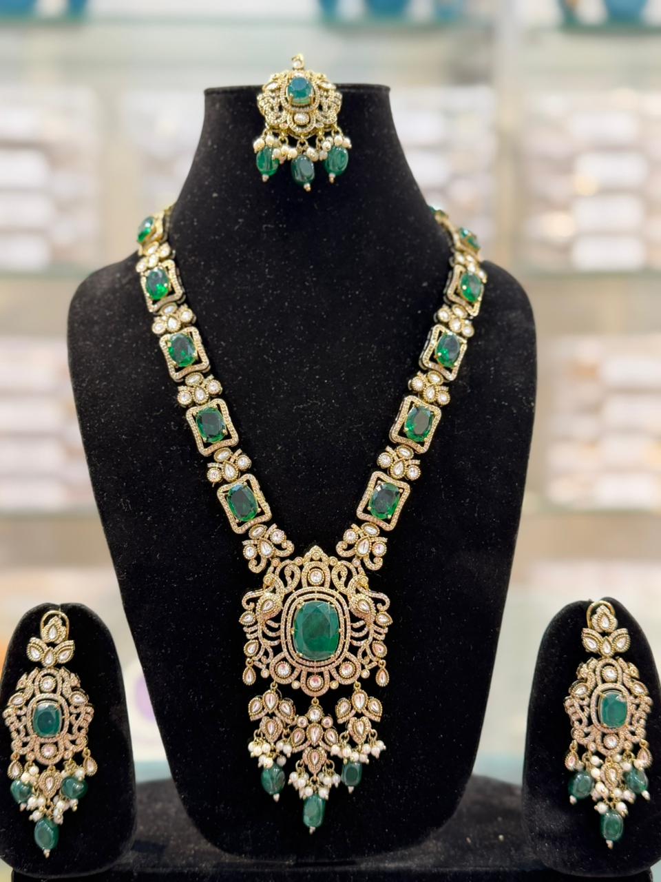 Royal Emerald Heritage Necklace Set